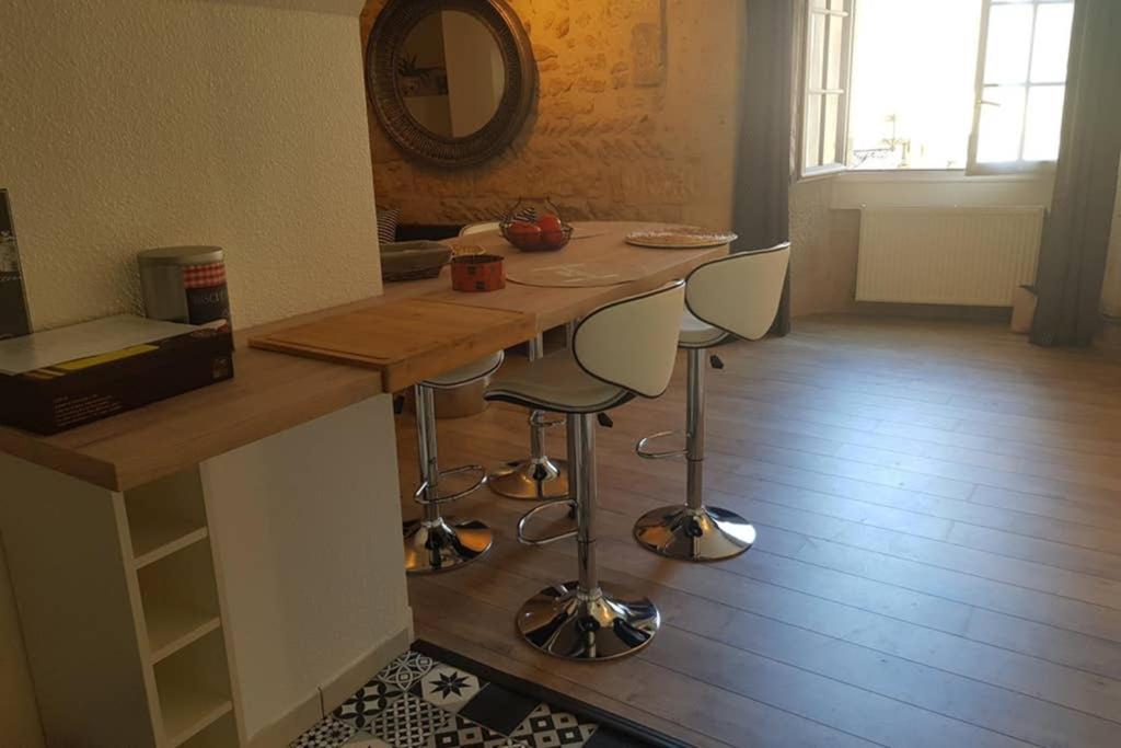 Superbe Loft T4 De 96 M2 Au Coeur Perigueux Apartment Luaran gambar