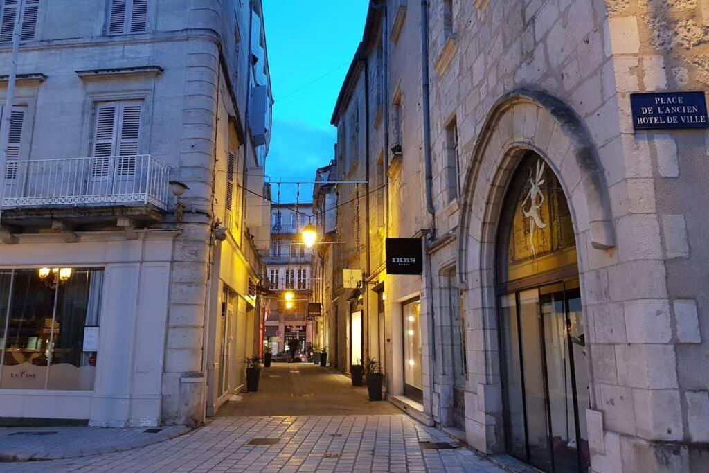 Superbe Loft T4 De 96 M2 Au Coeur Perigueux Apartment Luaran gambar