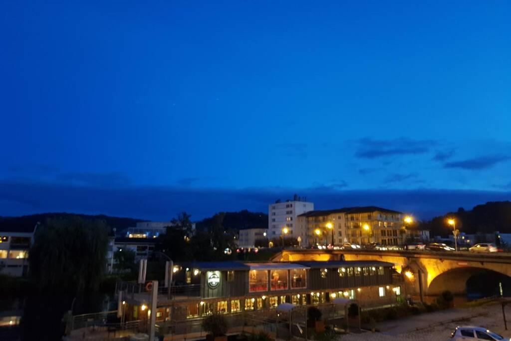 Superbe Loft T4 De 96 M2 Au Coeur Perigueux Apartment Luaran gambar