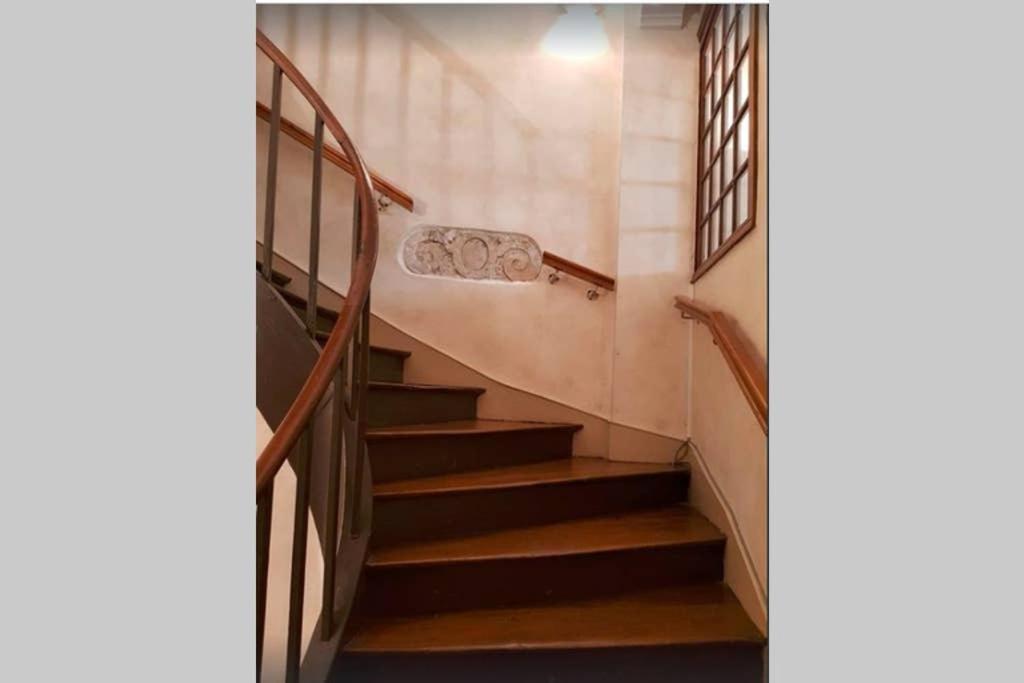Superbe Loft T4 De 96 M2 Au Coeur Perigueux Apartment Luaran gambar