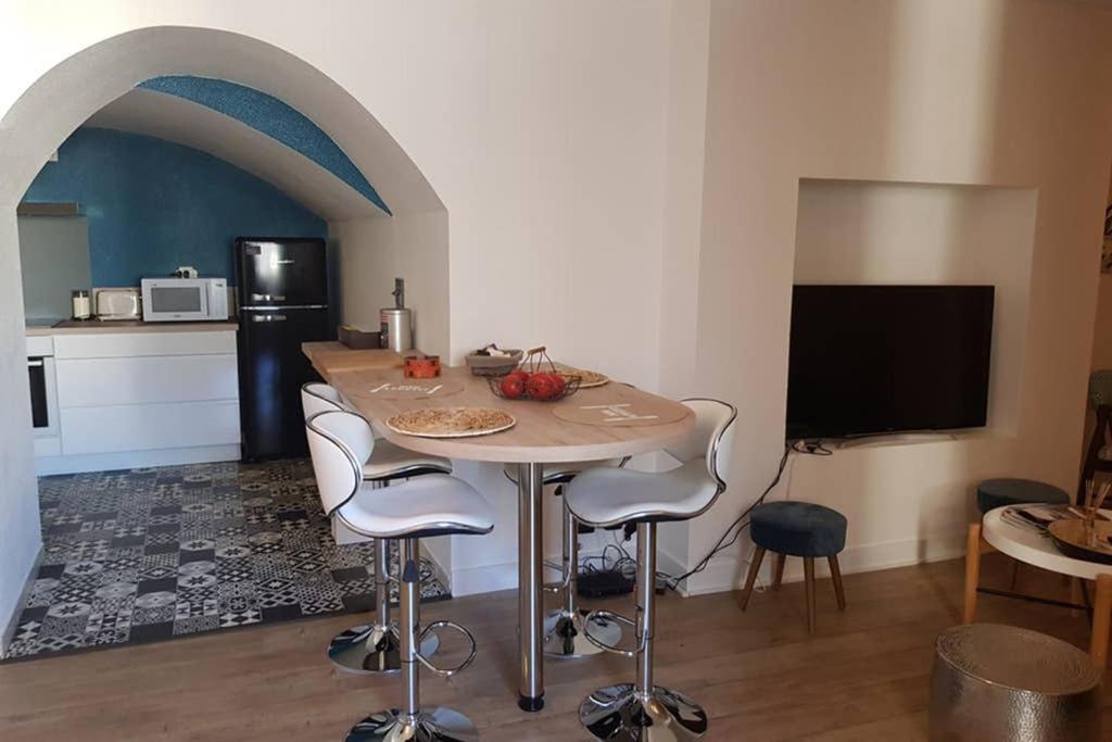 Superbe Loft T4 De 96 M2 Au Coeur Perigueux Apartment Luaran gambar