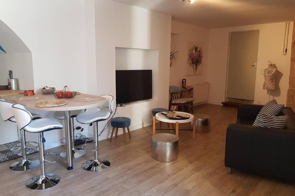 Superbe Loft T4 De 96 M2 Au Coeur Perigueux Apartment Luaran gambar